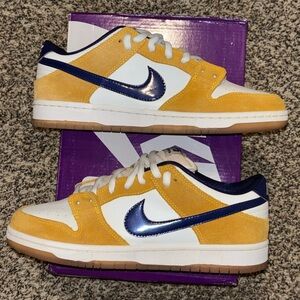 Nike SB dunk low Pro ‘Laser Orange / Lakers’ Sz. 9.5 men’s w/ box